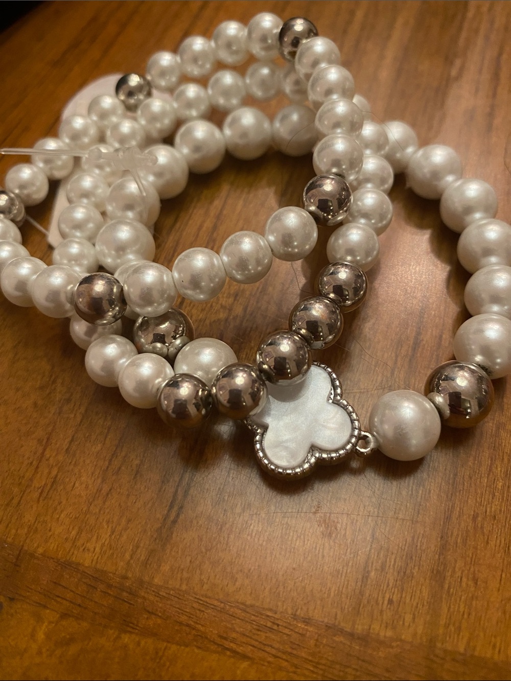 White Pearl-Look Bead Bracelet Set with Clover Pendant